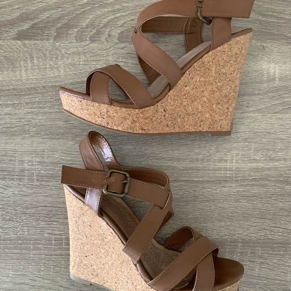 Aldo Wedge Heels - Picture 3 of 4